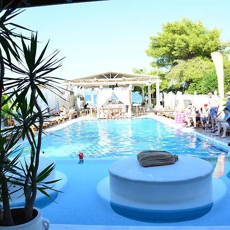 Cavo D' Oro Complex カボス